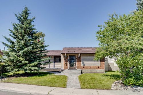 4819 Rundlewood Dr Ne, Calgary, AB, T1Y2N9 | Card Image