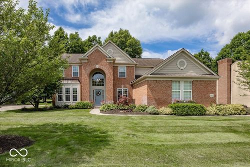 11934 Gray Eagle Dr, Fishers, IN, 46037-8109 | Card Image