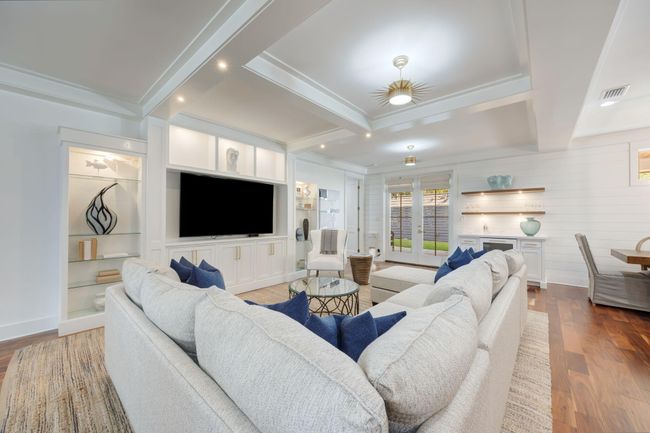 290 Seabreeze Blvd | Image 7