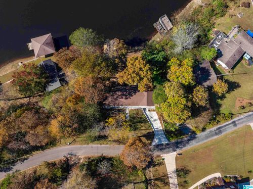 332 Lakeshore Ln, ONEONTA, AL, 35121-8558 | Card Image