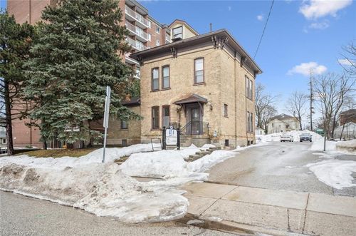 109 College St, Kitchener, ON, N2H5A2 | Card Image