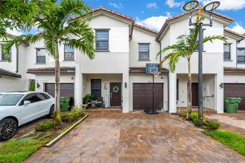 278 Sw 159th Pl, Pembroke Pines, FL, 33027-5062 | Card Image