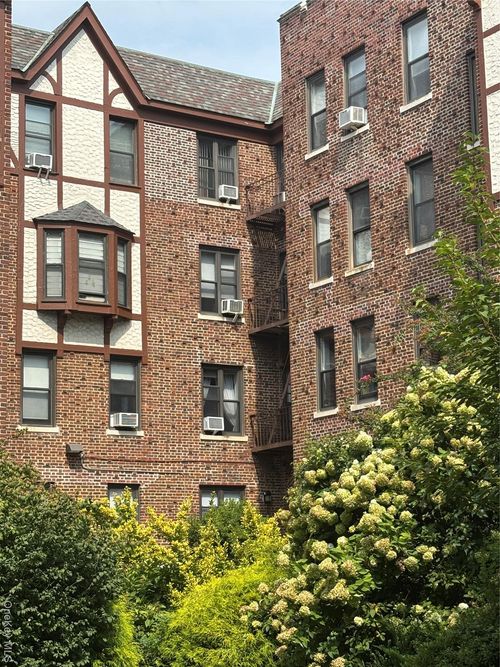 apt-d302-160 Powells Cove Blvd, Whitestone, NY, 11357-1363 | Card Image