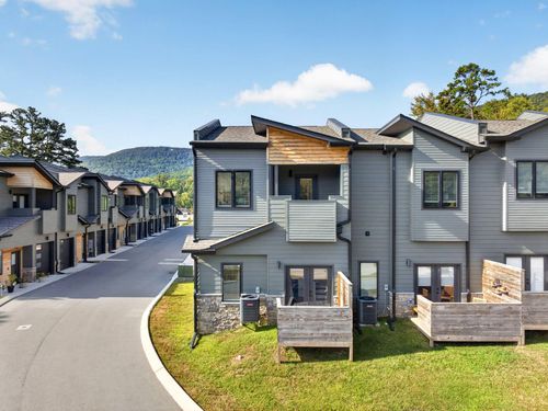 4160 Outpost Way, Chattanooga, TN, 37419-6200 | Card Image