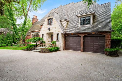 633 Hawthorne St, Birmingham, MI, 48009-1650 | Card Image