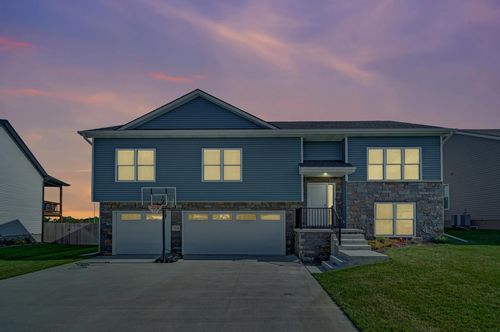 7824 Nicole Ln, Lincoln, NE, 68516-2105 | Card Image
