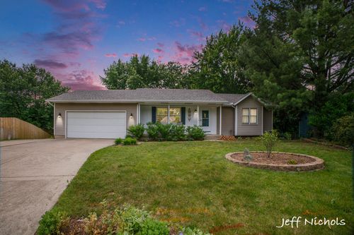 995 Kingtree Ct Sw, Byron Center, MI, 49315-8230 | Card Image