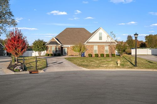 105 Rochester Dr, Shelbyville, TN, 37160-1508 | Card Image