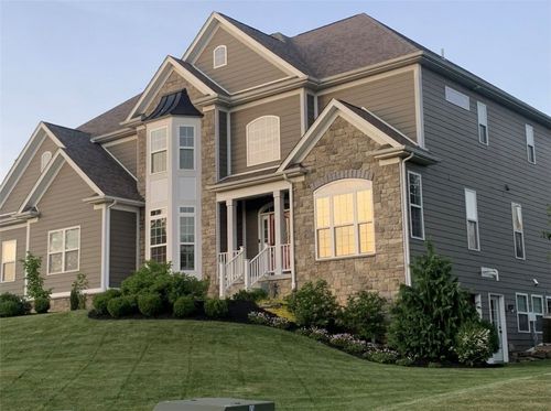 613 Raleigh Dr, Greensburg, PA, 15601-8601 | Card Image