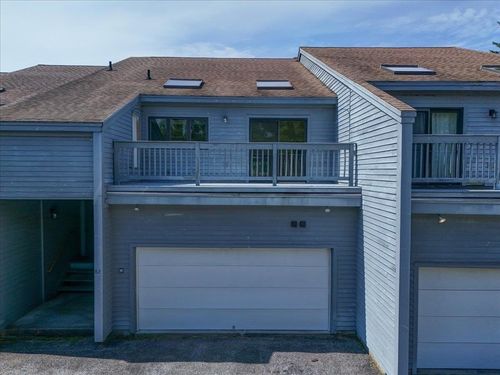 82 Bay Rd, Shelburne, VT, 05482-7746 | Card Image