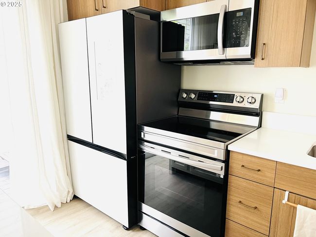 5 - 12072 Se Pine St, Condo with 2 bedrooms, 2 bathrooms and null parking in Portland OR | Image 7