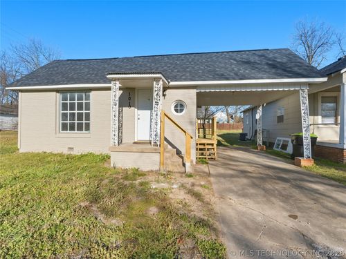 1010 S High School St, Ada, OK, 74820-8232 | Card Image