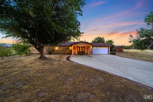 28241 Lancaster Rd, Lancaster, CA, 93536-9026 | Card Image