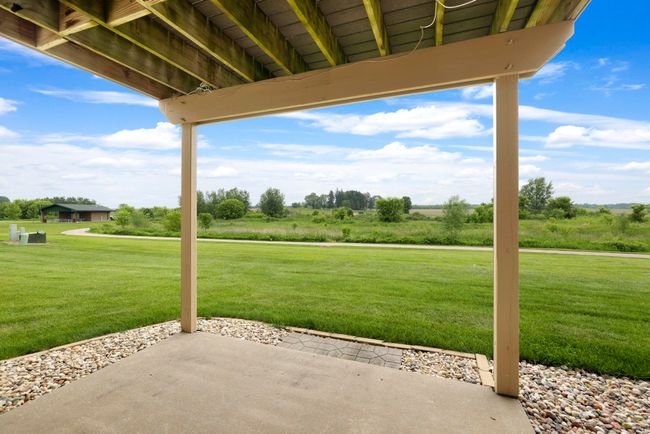 105 Community Dr, Condo with 3 bedrooms, 3 bathrooms and null parking in FALL RIVER WI | Image 43