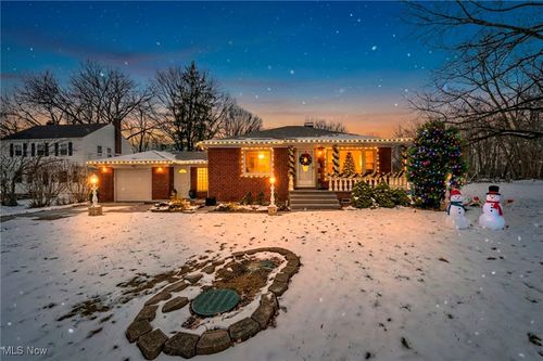 12976 W Pleasant Valley Rd, Parma, OH, 44130-5701 | Card Image