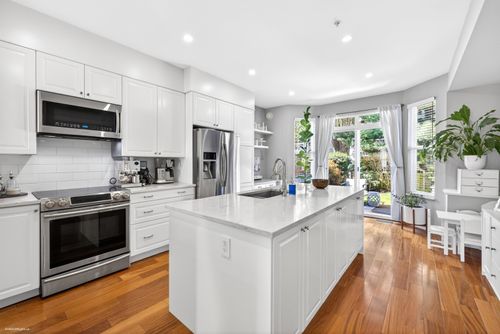 8527 Aquitania Place, Vancouver, BC, V5S4V7 | Card Image