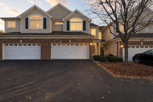 10011 Cummings St, Huntley, IL, 60142-6033 | Card Image