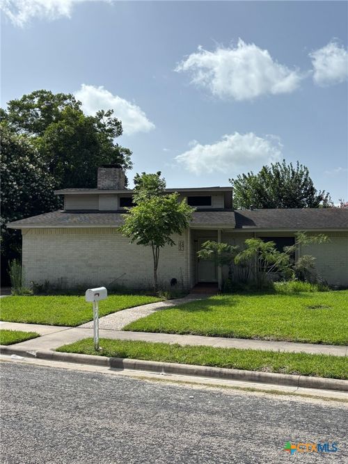 202 Sherwood Dr, Victoria, TX, 77901-4736 | Card Image