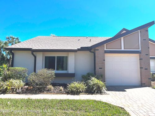 7375 Crestwood Dr, WEEKI WACHEE, FL, 34613-5111 | Card Image