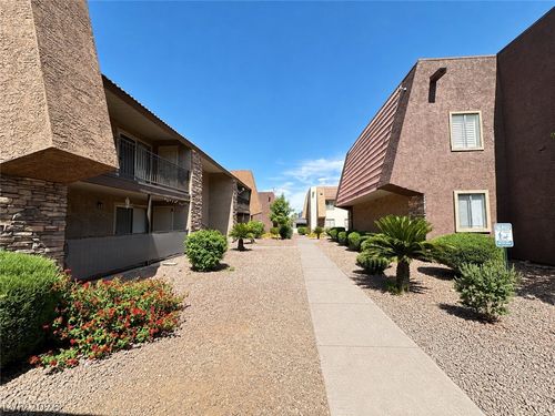 84-4340 Sandy River Dr, Las Vegas, NV, 89103-6100 | Card Image