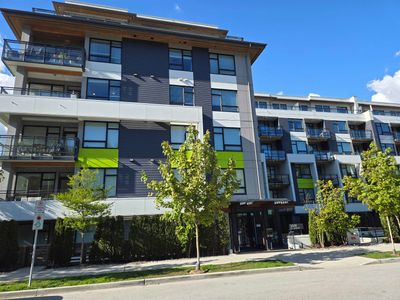 403 - 3018 St George St, Condo with 1 bedrooms, 1 bathrooms and 1 parking in Port Moody BC | Image 1