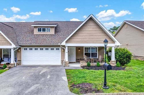 330 Meriwether Way, Pigeon Forge, TN, 37863 | Card Image