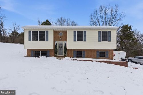 52 Domino Ct, Martinsburg, WV, 25404-3432 | Card Image