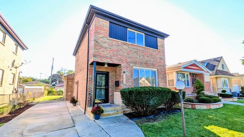 9527 S Parnell Ave, Chicago, IL, 60628-1133 | Card Image