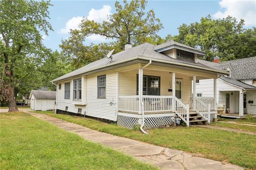 748 S Poplar St, Ottawa, KS, 66067-3029 | Card Image