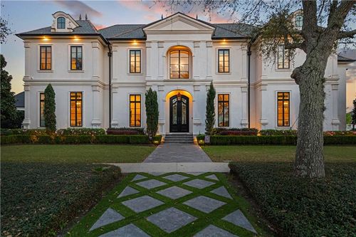 12 Royal Palm Blvd, Kenner, LA, 70065-4881 | Card Image
