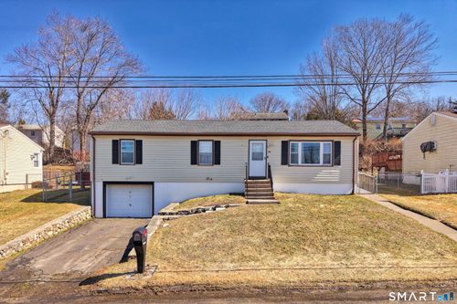 46 Greenview Dr, Waterbury, CT, 06708-3908 | Card Image