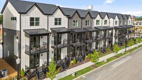 2554 E 18th St, Chattanooga, TN, 37404-5305 | Card Image