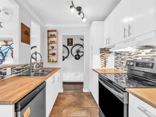 306-2222 Cambridge St, Vancouver, BC, V5L1E6 | Card Image