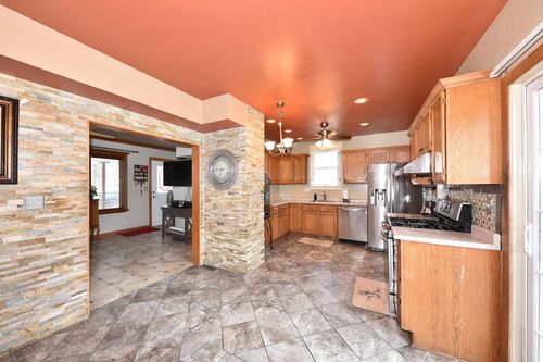 537 Elizabeth Street, Waukesha, WI, 53186 | Card Image