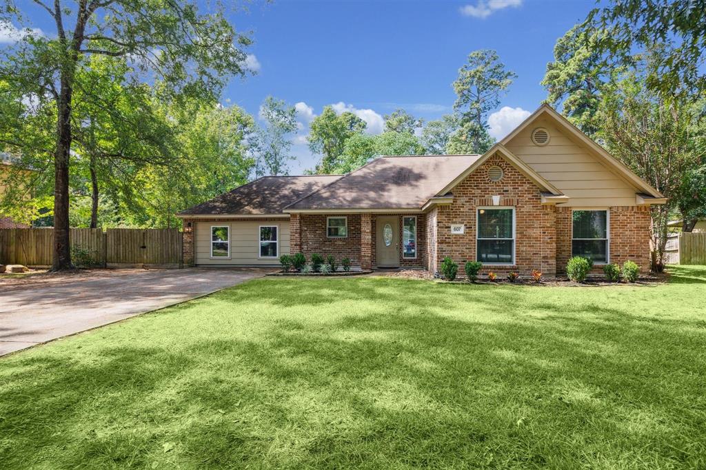 Shadberry Dr, Magnolia, TX 77354