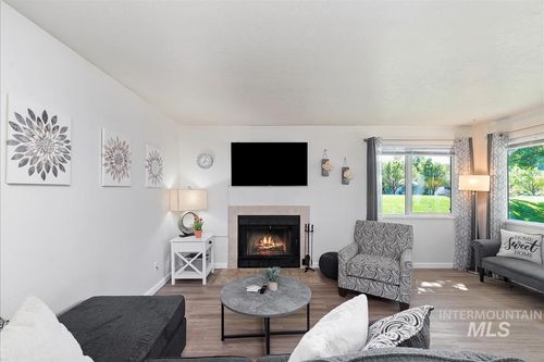 439 E Chester Ln, Boise, ID, 83706-4093 | Card Image