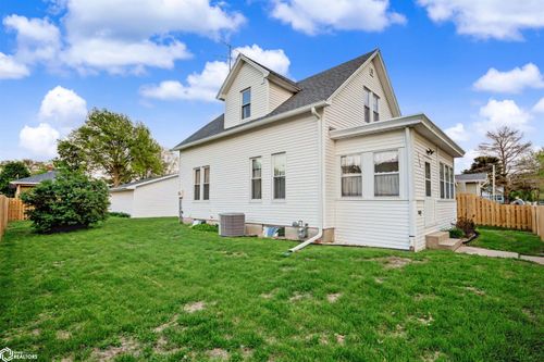 1208 S 15th St, Burlington, IA, 52601-3826 | Card Image