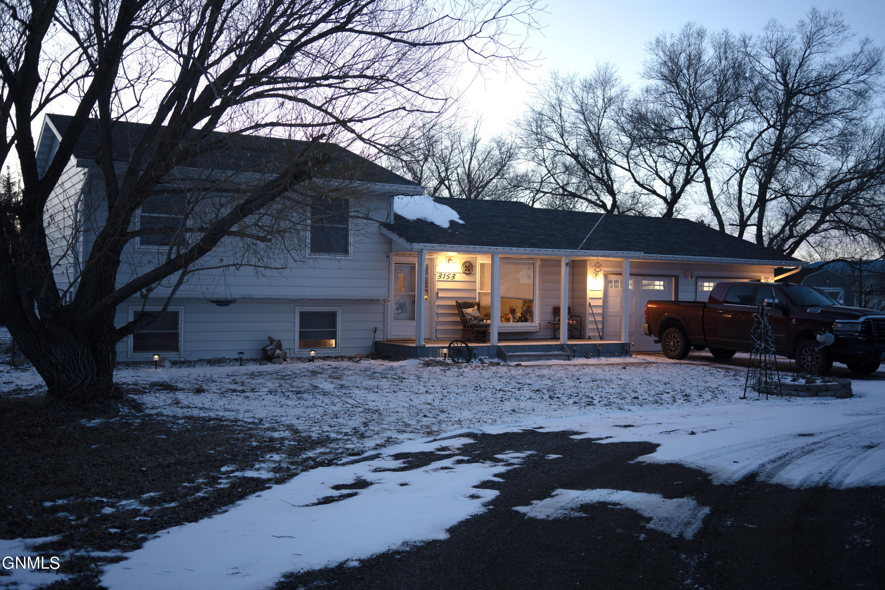 111e Ave, Dickinson, ND 58601