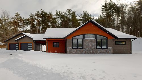 6672 Highway 1, Coldbrook, NS, B4R1B7 | Card Image