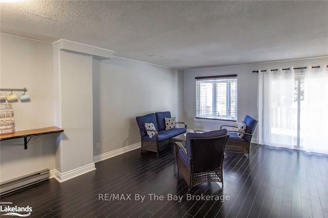 8 - 39 28th St S, Condo with 3 bedrooms, 2 bathrooms and 1 parking in Wasaga Beach ON | Image 9