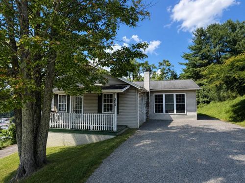 302 Bower Ave, Richlands, VA, 24641-2109 | Card Image
