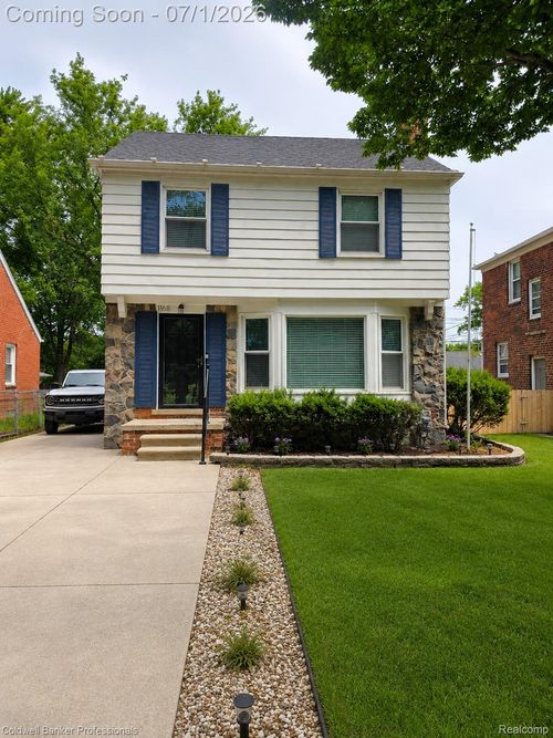 1168 Vernier Rd, Grosse Pointe Woods, MI, 48236-1537 | Card Image
