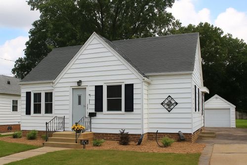1311 S Massachusetts Ave, Mason City, IA, 50401-5947 | Card Image