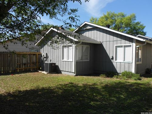 9566 Bowen Dr, San Antonio, TX, 78250-2805 | Card Image