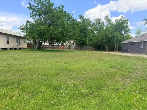 606 7th Street, Navasota, TX, 77868 | Card Image