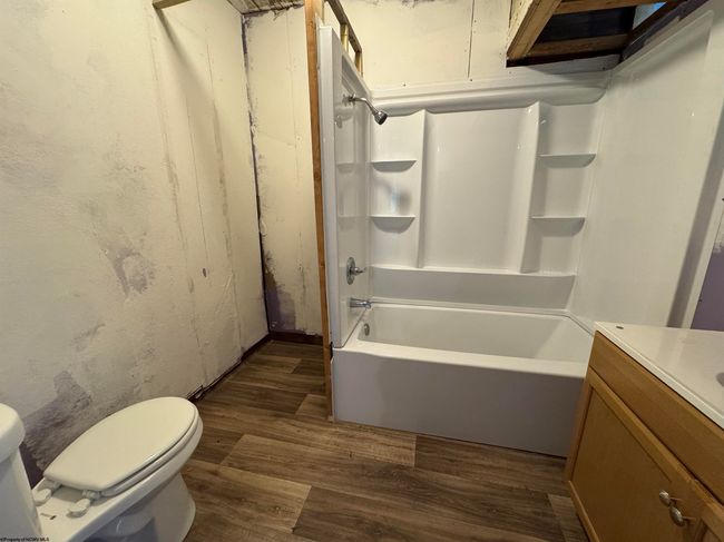 808 W 2 Nd St, House other with 5 bedrooms, 2 bathrooms and 3 parking in Weston WV | Image 16