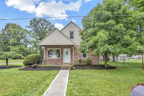 2015 Highland Rd, Zanesville, OH, 43701-2709 | Card Image