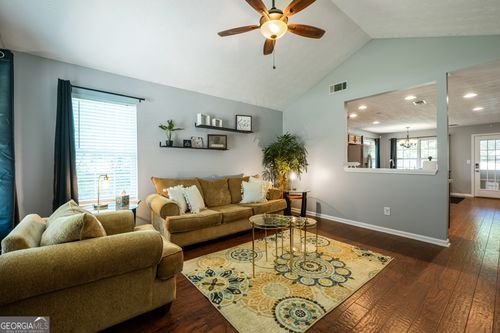 18 Larkspur Ln, Emerson, GA, 30137-2270 | Card Image