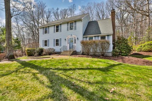 11 Erik St, Merrimack, NH, 03054-4572 | Card Image