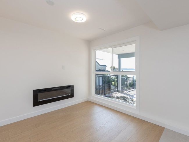 15315 Victoria Avenue, House other with 3 bedrooms, 2 bathrooms and 2 parking in White Rock BC | Image 16